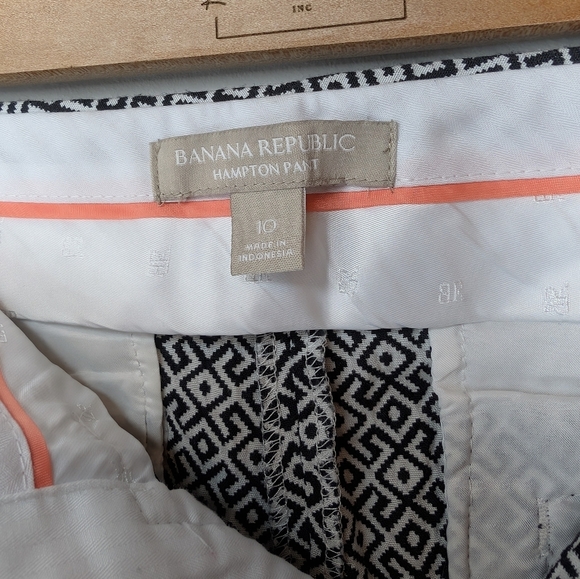 Banana Republic Hampton Ankle Pants Black White Geo Jacquard Design Size 10 - Picture 3 of 12
